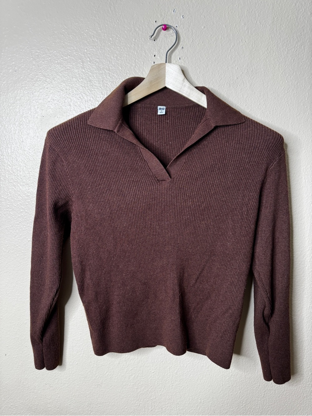 Uniqlo Womens Medium Brown Ribbed Knit Collared V Neck Sweater Long Sleeve